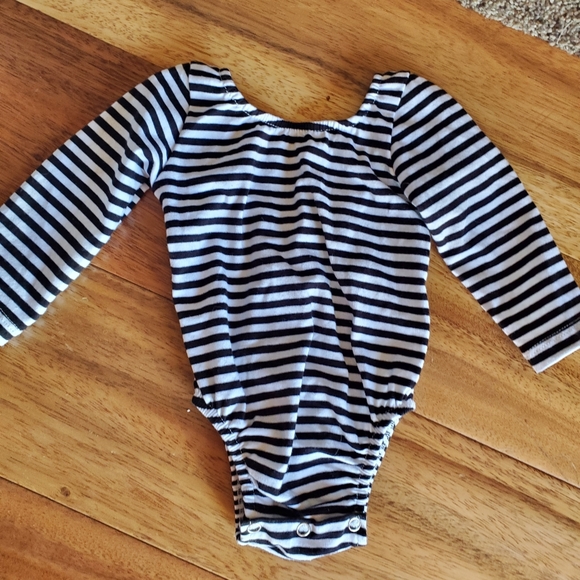 Baby Girl Outfit - Picture 2 of 7